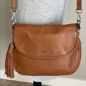 Michael Kors Bedford Medium Shoulder Bag in Brown